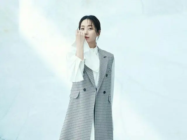 Actress Song Yun Ah, photos from marie claire.