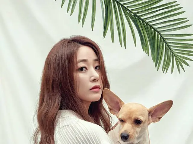 Actress Kim Hyo Jin, photos from ”LIFE and DOGUE”. Shooting with my dog.