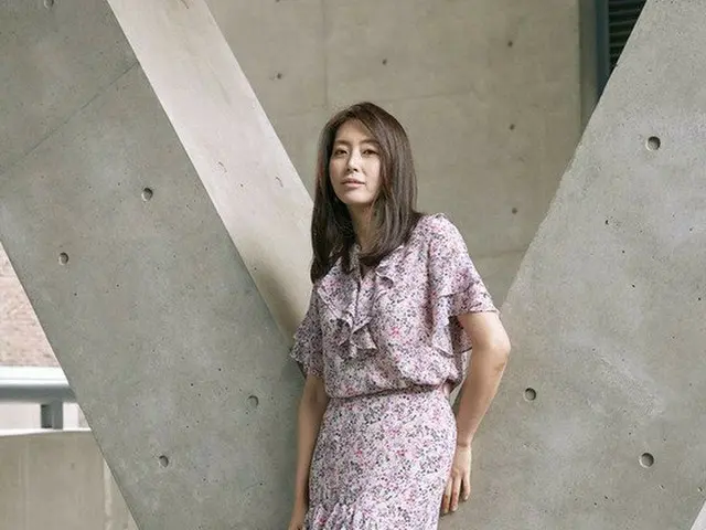 Actress Song Yun Ah, photos from ELLE.