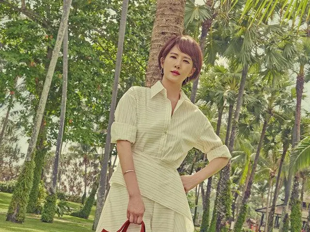 Actress Kim Sun A, photos from ”1st Look”.