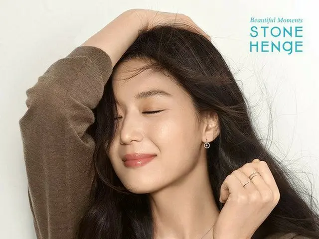 Actress Jun Ji Hyun, released pictures. ”STONEHENgE”.