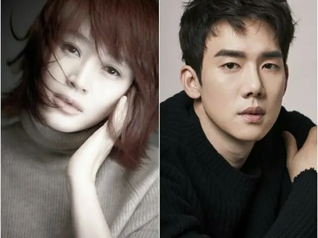 Actress Kim Hye Soo and actor Yoo Yeon Seok, to MC 3rd Blue Dragon Film Awards.