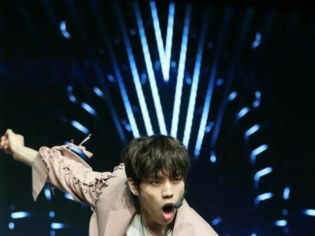 INFINITE Dong Woo, 1st mini album ”BYE” release commemorative showcase held.During performance.