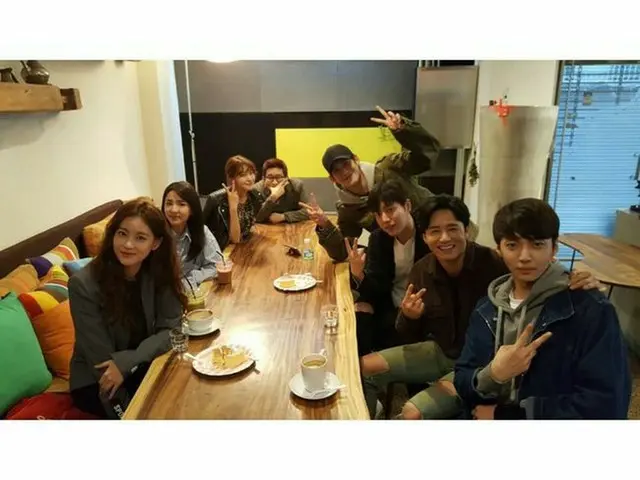 Actor Park Hae Jin, Updated SNS. Photo released with actor Park Ki Woong,actress Oh Yeon Seo, 2NE 1