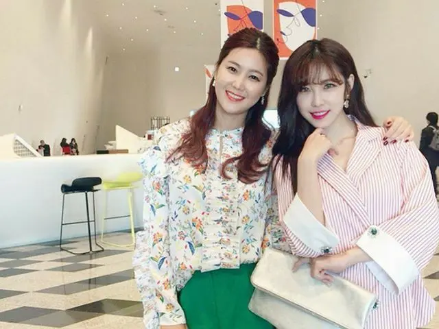 Hyosung (Secret), updated SNS. Singer Sorbi and Seoul Fashion Week.