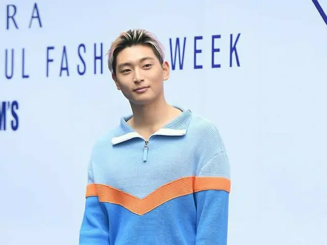 2AM Jin Un, attended ”2017 F ​​/ W HERASeoul Fashion Week”.