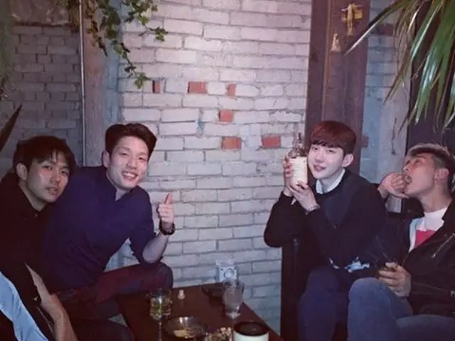 2AM Seulong, Updated SNS. A group of 4 people!