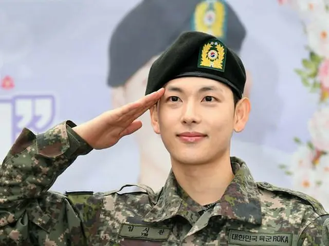 ZE: A. Im Siwan, although he had more vacations than the average soldier, hesaid, ”There was no pref