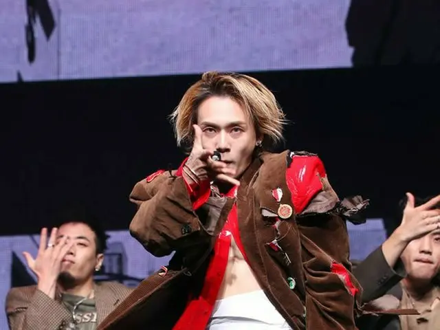DAWN (EDawn) is performing at the 1st single “MONEY” release commemorationshowcase. . .