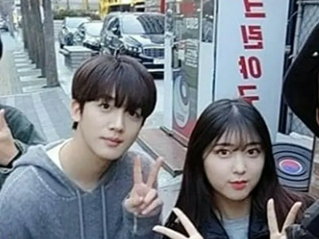 คิมโยฮันแห่ง X1 (คิมโยฮัน) X1 เป็นซีรีย์ทางโทรทัศน์เรื่อง "School 2020" (School 