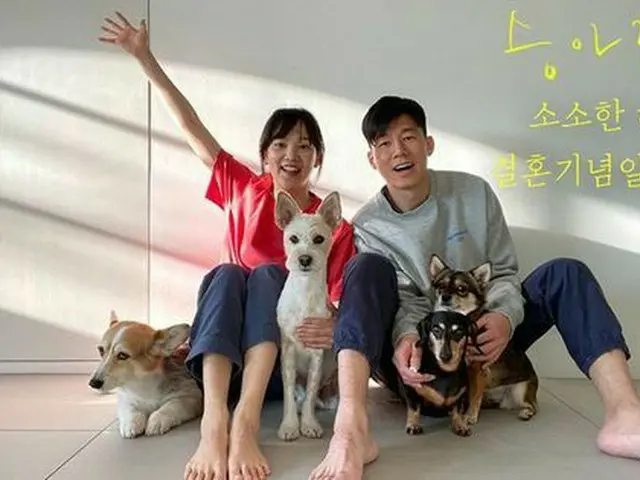นักแสดงหญิงหยินเฉิงนักแสดงหญิงคิมมู่ยุลออกรูปถ่ายครบรอบห้าปีของเธอ