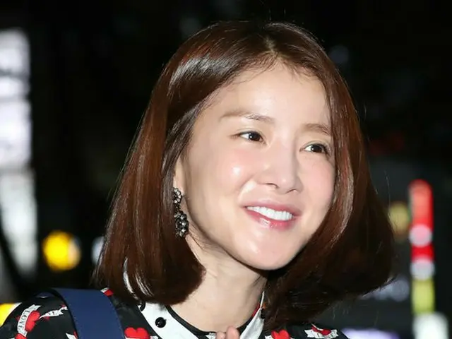 Actress Lee Si Young, to marry September 30. Currently, 4 months pregnancy.Reported on SNS.