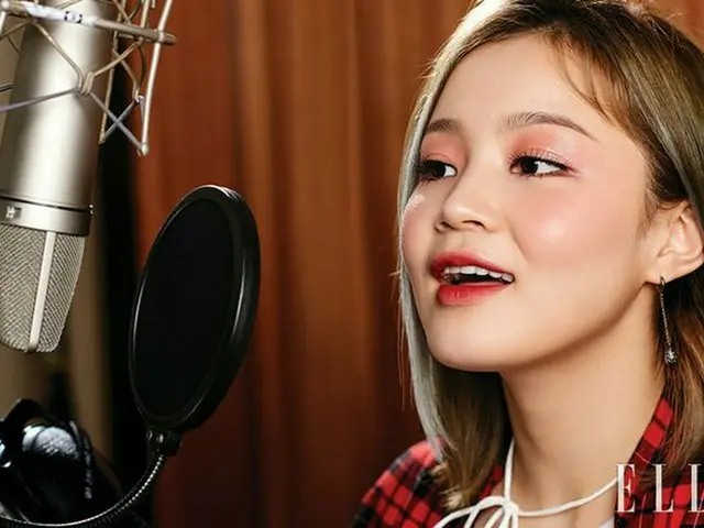 LEE HI, released pictures. Magazine ”ELLE”.
