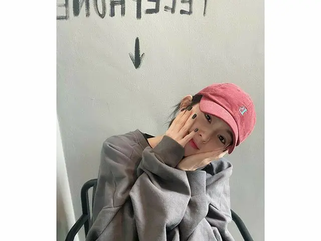 [G Official] กำมะหยี่สีแดง _ ไอรีน， 🤔🤔😉  