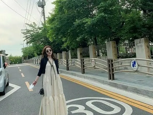 นักร้อง Xu Renying รู้สึกผิดหวังโดยการโพสต์ภาพบน SNS และขอโทษสำหรับมัน ..