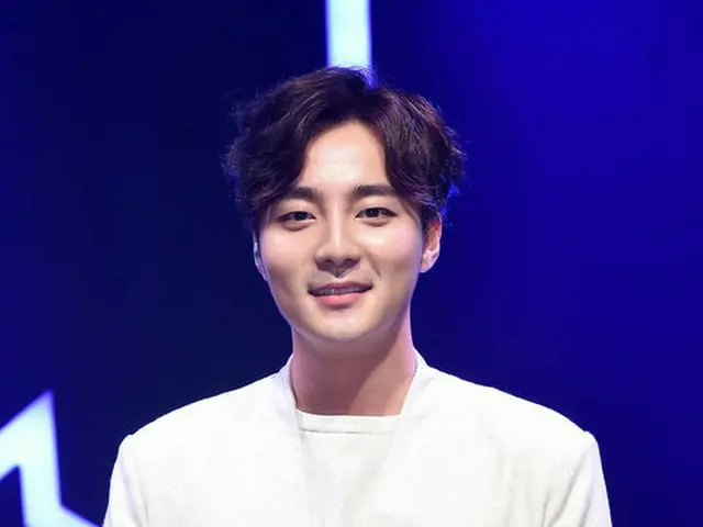 นักร้องรอยคิมเข้าร่วมอย่างสมัครใจในนาวิกโยธินและผ่าน ... เข้าร่วมกลุ่มการศึกษาแล
