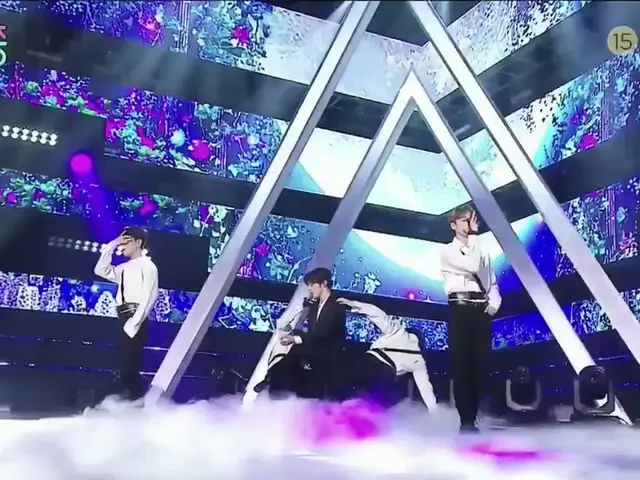 Kim WooSeok จาก X1 เวทีของวันนี้ ..