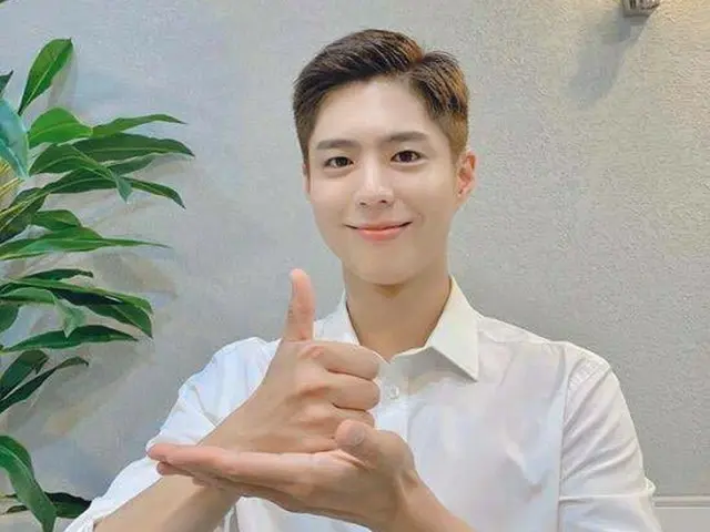 นักแสดง Park BoGum พื้นหลังของแอพพลิเคชั่น "Keyboard Warrior" ของกองทัพเรือ  ●เข