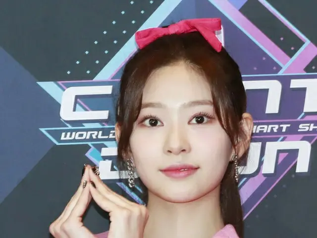 IZONE Minju ถึง MBC MC "ประสิทธิภาพ! Music Core" ..