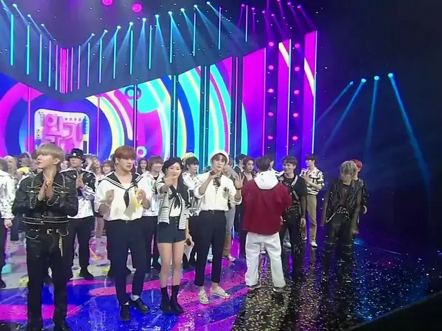 #EXO ในตอนท้ายของสถานที่แรกของแบคฮยอน EXO เสริมเข้ามาในเวที .. INKI GAYO วันนี้ 