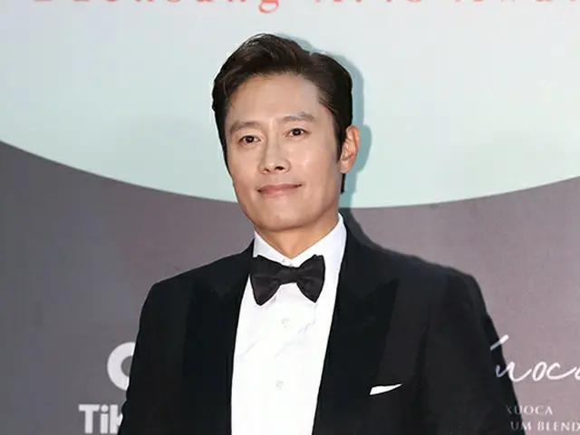นักแสดง Lee Byung Hun รับบทเป็น Zhao Xianheng นักเล่นหมากรุกที่ทรงพลังที่สุดในโล