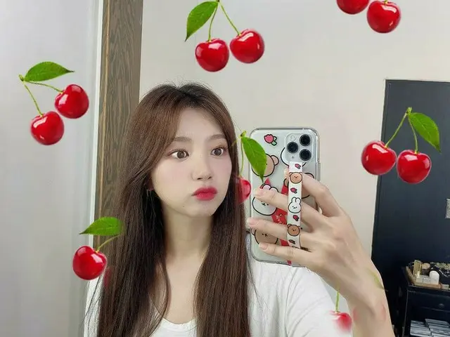 [T Official] LABOUM, [#next] Finally the weekend! Latte 🍒🍒 #LABOUM #LABOUM#HAEIN