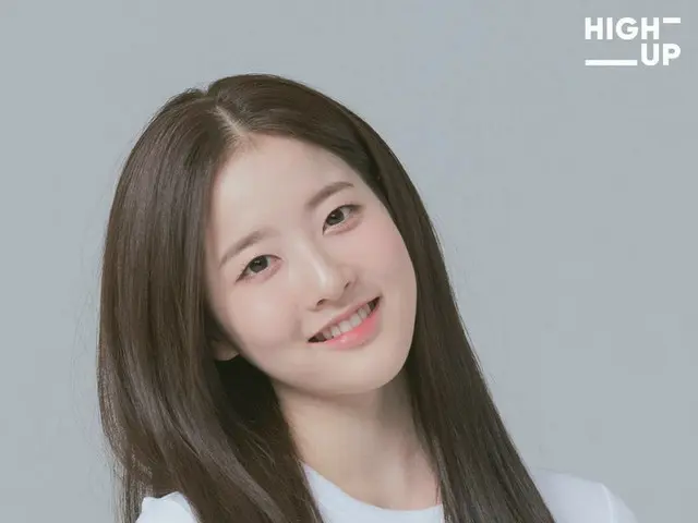 #TWICE "HIGH-UP Girls" แต่งโดย "TT" พูดถึงรูปโปรไฟล์ของสมาชิก 3 คน ..  ● Park Se