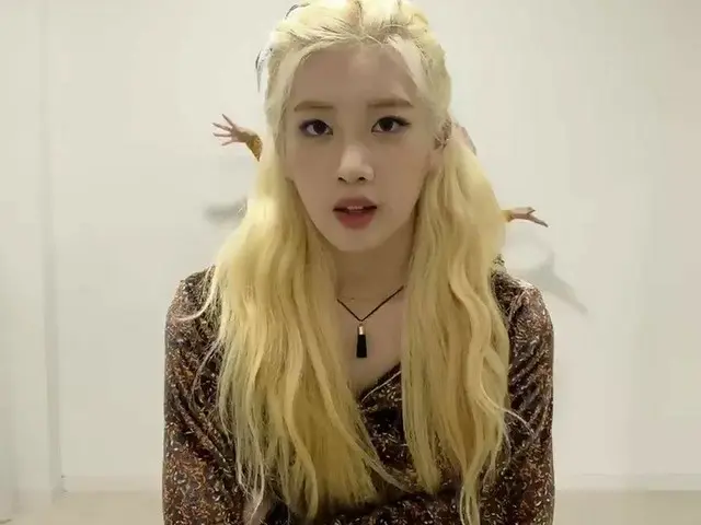 [T สูตร] LOONA (ลูน่า), #TwitterBlueroomLIVE และ LOONA! สนุกกับการสื่อสารกับOhbi