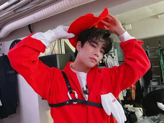 [T Official] ASTRO พวกเราทุกคนคือแดนกิมจิ ~~ 💕 นักเขียน M โพสท่า #ทุ่น