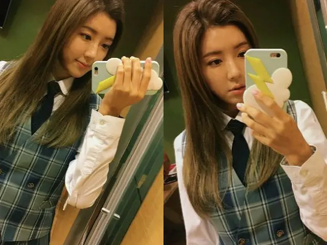 Actress Park Han Byeul, updated SNS. She wears a uniform and timeslip to”Orchamp school girl”.
