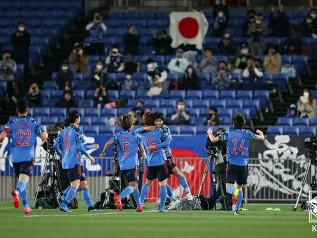 ในการแข่งขันฟุตบอลระหว่างญี่ปุ่นและเกาหลีใต้เมื่อคืนที่ผ่านมา SNS ของ DF Takehir