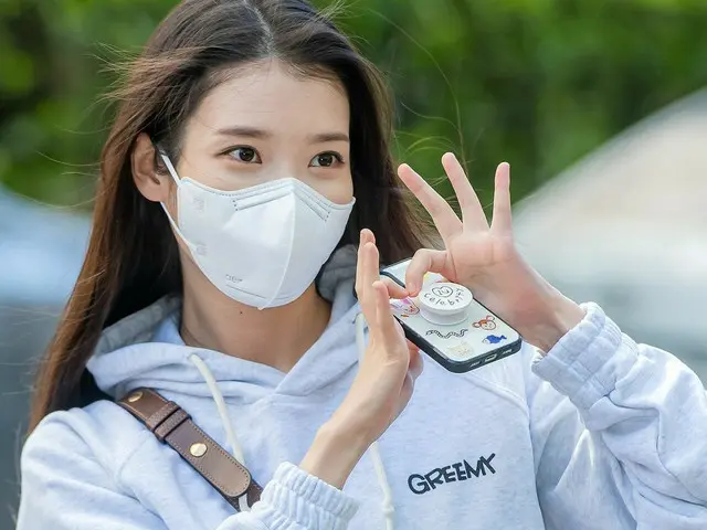 รวมถึง IU และ KBS "You Hee-yeol's Sketchbook". ..