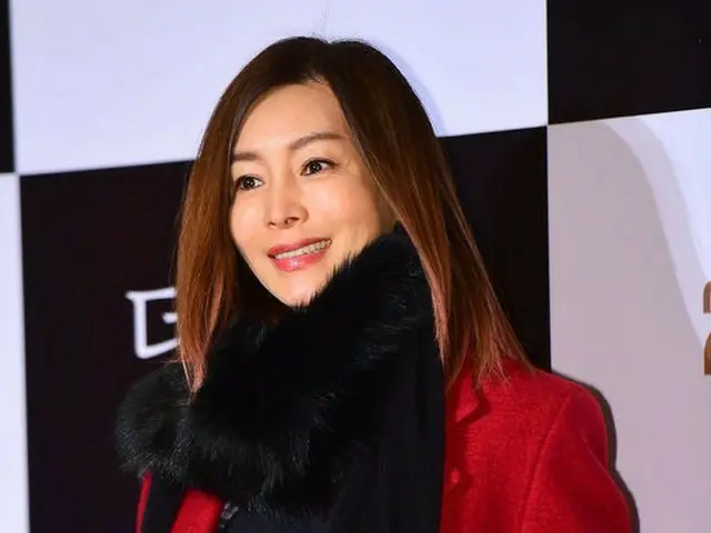 เซ็นสัญญากับนางเอก Hwang Cine และ SM C&C อีกครั้ง ..