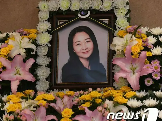 นักแสดงหญิงชองจองฮาที่แสดงในทีวีซีรีส์เรื่อง Monster และ Mouse ไม่อยู่ที่นี่ในวั