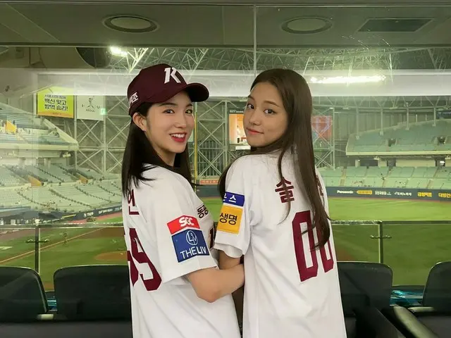 [T Official] LABOUM, [#LABOUM] ⚾️🧢 #Diene #Solbin #LABOUM #ZN #SOLBIN ..