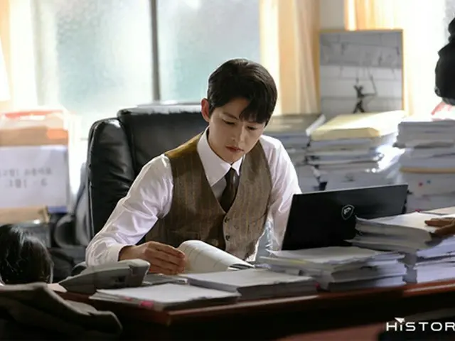 Actor Song Joong Ki, stills from the TV series ”Vincenzo” posted on the officesite are too cool.