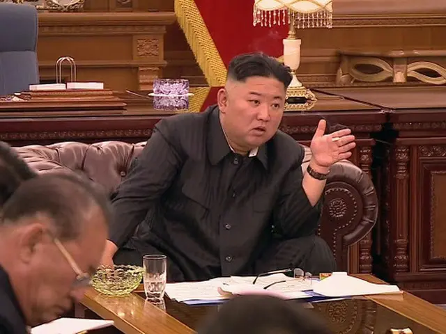 Kim Jong-un ผู้นำเกาหลีเหนือและเลขาธิการพรรคแรงงานแห่งเกาหลีกำหนดให้ K-POP เป็น 