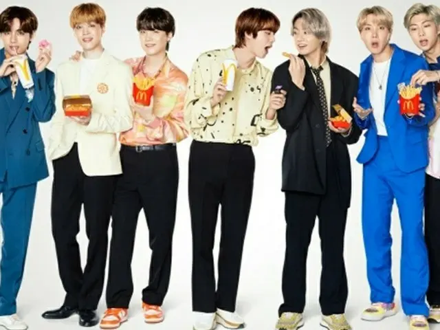 ยอดขายสะสมของแพ็คเกจ McDonald's x BTS ในเกาหลีใต้เกิน 1.2 ล้านเล่ม ..