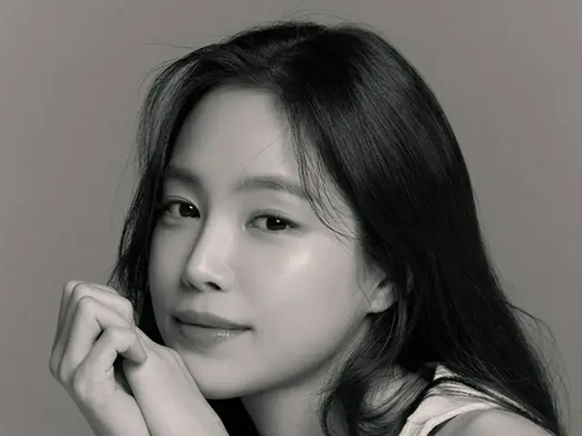 Son Na-eun (Apink) with YG released a new concept photo.