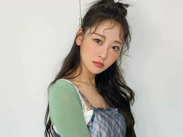 Is 官方】 LOONA （Loona） 、 [#อีฟ / #อีฟ] Big Issue 2nd vol 2✌️🍎 #ลูน่า #LOONA