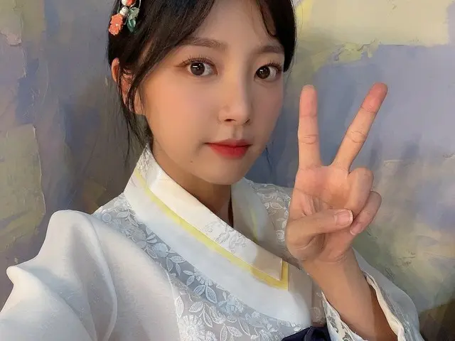 [T Official] LABOUM, [#Next] LABOUM + Hanbok = ❤ Hanbok selfie recorded byLABOUM for latte released