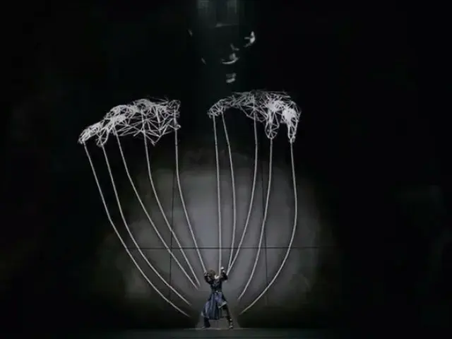 ชาวเน็ตวิพากษ์วิจารณ์ว่าการแสดงของ "ASTRO" และ "2021 THE FACT MUSIC AWARDS" ที่จ