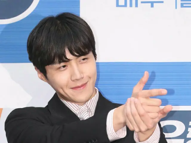 ชาวเน็ตคนหนึ่งที่อ้างว่าเป็นคนรู้จักของนักแสดงนอกกฎหมาย คิมซอนโฮ ประกาศการเปิดเผ