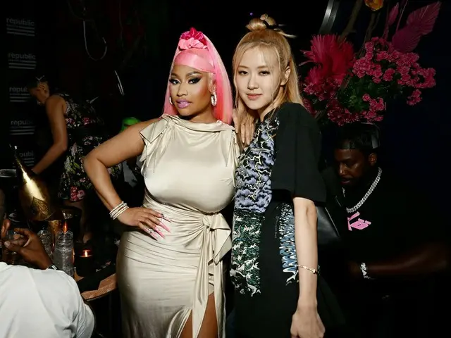 ROSE เข้าร่วมงานปาร์ตี้ "MTV VMA" ถ่ายร่วมกับเทย์เลอร์ สวิฟต์ .