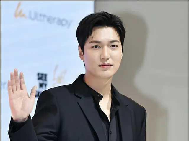 อีมินโฮเข้าร่วมงานแถลงข่าวงานส่งเสริมการขาย "See My Skin, Life My Way" ของ MERZ 