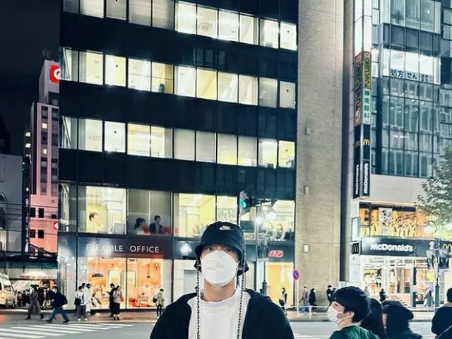 Kim Young Kwang ภาพถ่ายในชิบูย่าเป็นประเด็นร้อน .