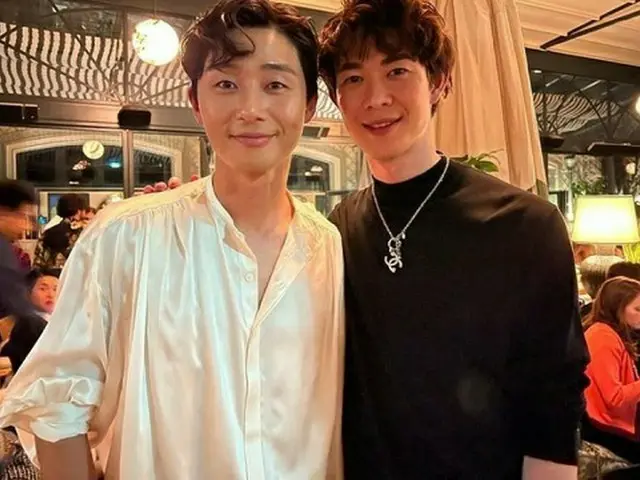 นักแสดง Hiro Miyazawa เปิดเผยว่าเขาได้พบกับ Park Seo Joon ในปารีส "ดินเนอร์กับพั