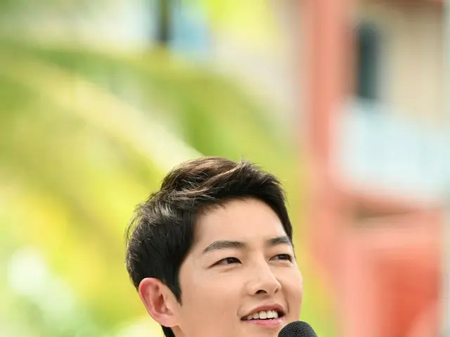 Song Joong Ki side admits that he is dating a British woman. . ●It is said thathe does not hide the