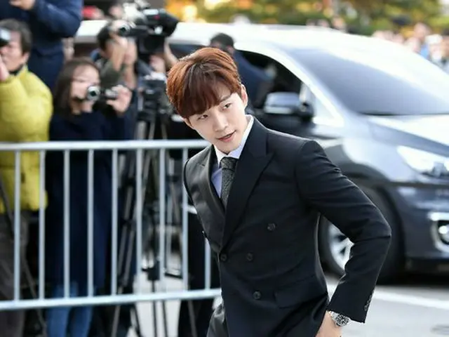Junho (2PM), actor Song Joong Ki - Song Hye Kyo wedding ceremony. On theafternoon of the 31st, Shill
