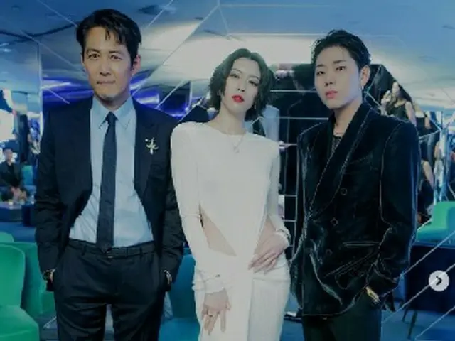 ภาพถ่ายของ Miyoshi Ayaka กับนักแสดง Lee Jung Jae และ ZICO กลายเป็นประเด็นร้อน .